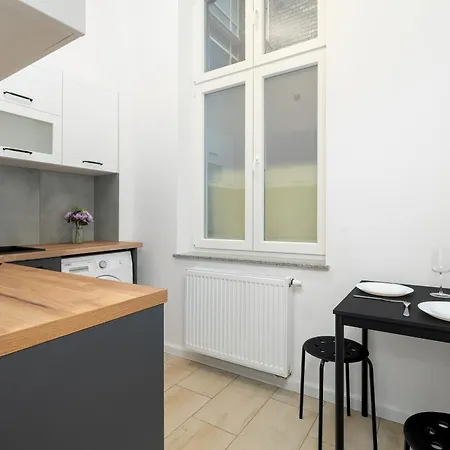 Modern Very Berry In By Renters Poznań