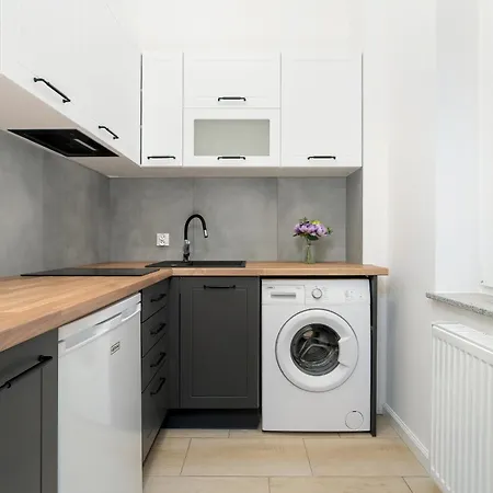 Modern Very Berry In By Renters Lägenhet