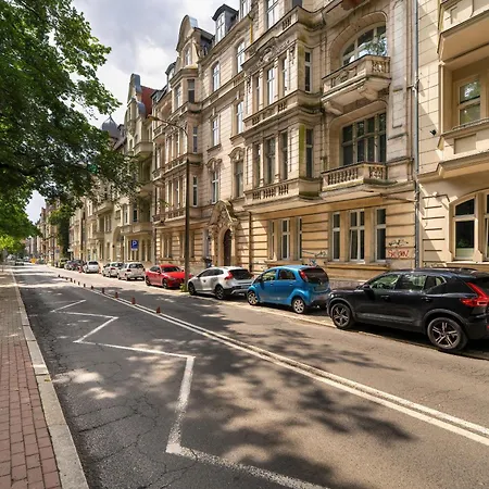 Modern Very Berry In By Renters Poznań