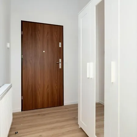 Lägenhet Modern Very Berry In By Renters Poznań