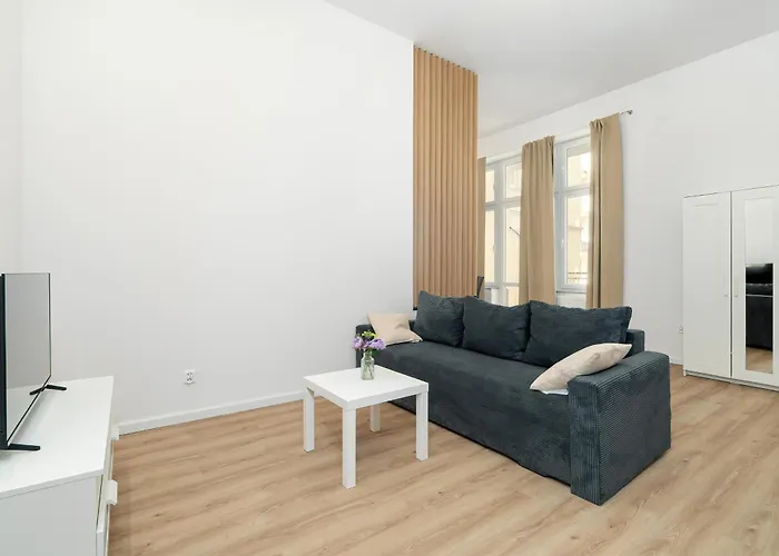 Modern Very Berry In By Renters Lägenhet