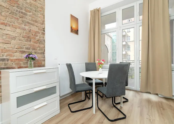 Apartment Modern Very Berry In By Renters Poznan